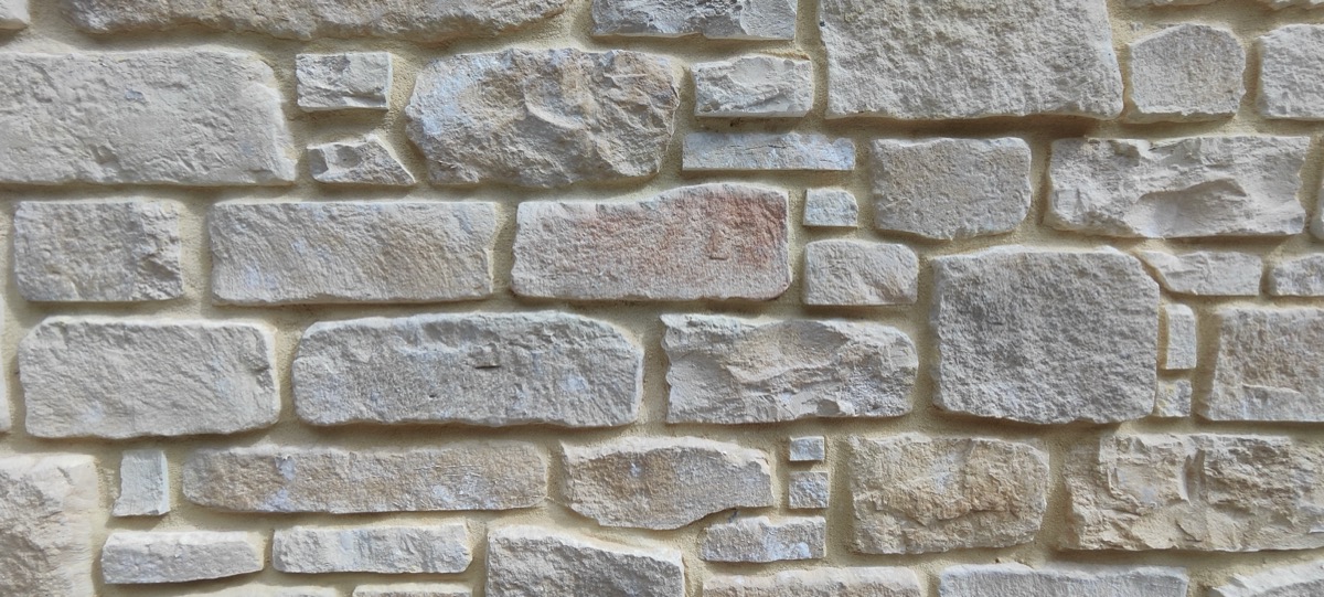 Façade avec pierre parement
